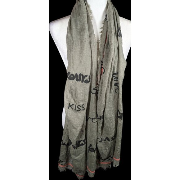 Codello Grey Love Print Scarf With Pink Contrast Stitching - Picture 4 of 9